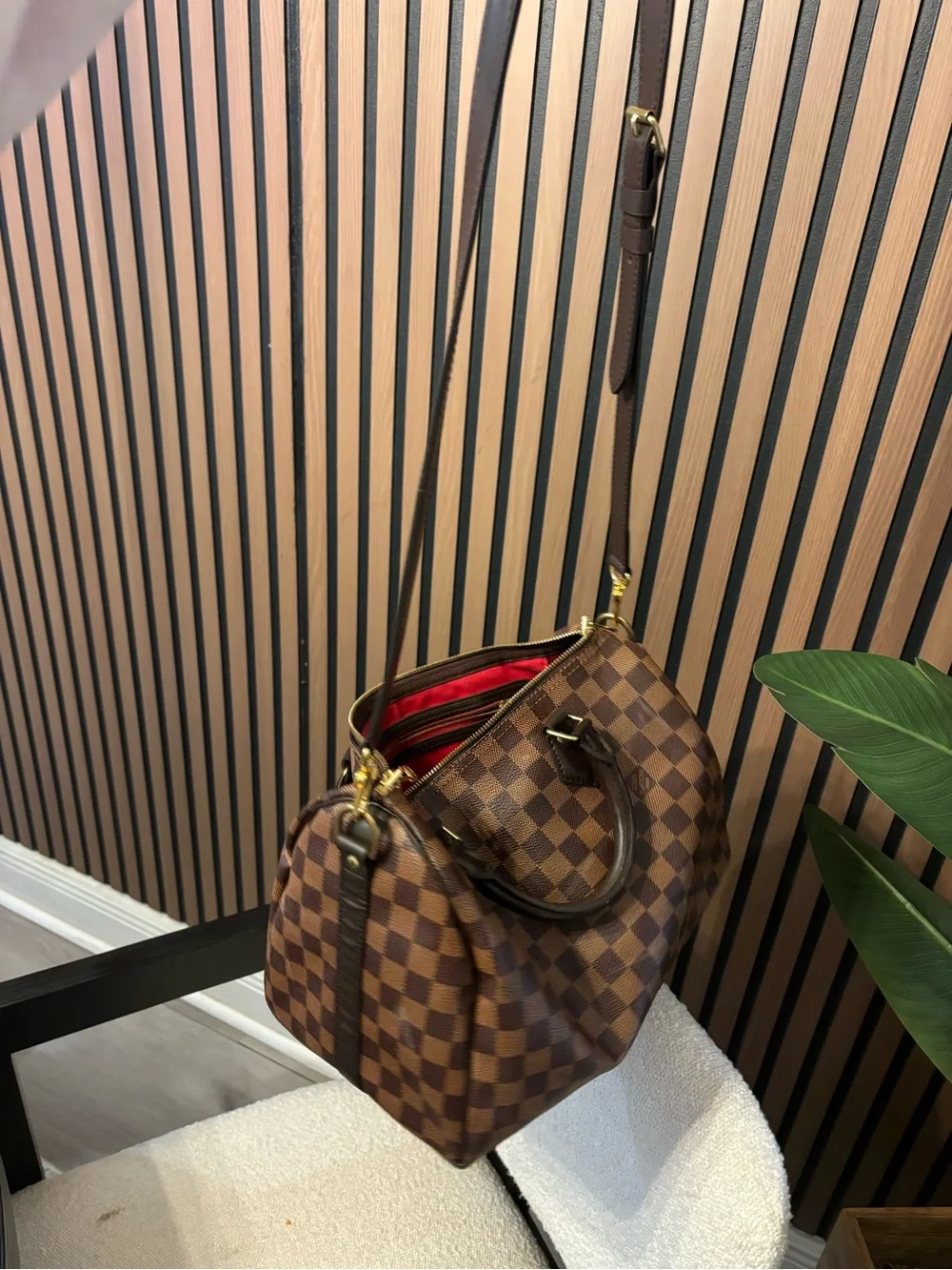 AUTHENTIC LOUIS VUITTON SPEEDY 25